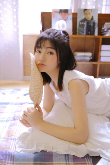 第一次接吻的女生